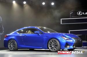 Lexus RC F 2015 lateral derecho
