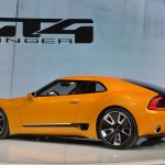 Kia GT4 Stinger lateral izquierdo