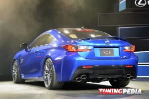 Lexus RC F 2015 detrás