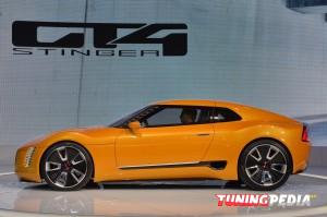 Kia GT4 Stinger lateral izquierdo 3