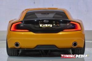 Kia GT4 Stinger atrás 3