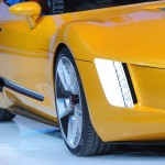 Kia GT4 Stinger faro denlantero