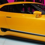 Kia GT4 Stinger puerta derecha