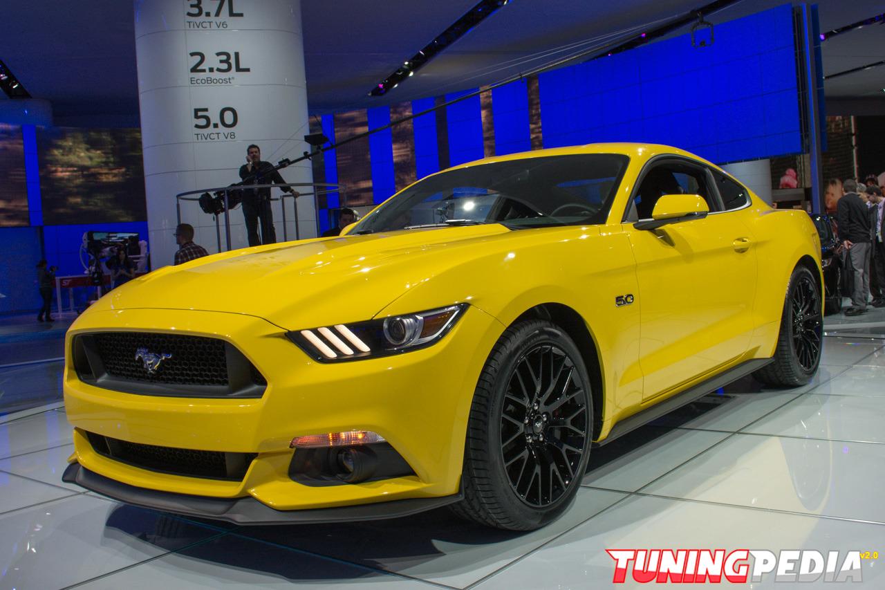 Ford Mustang 2015 amarillo